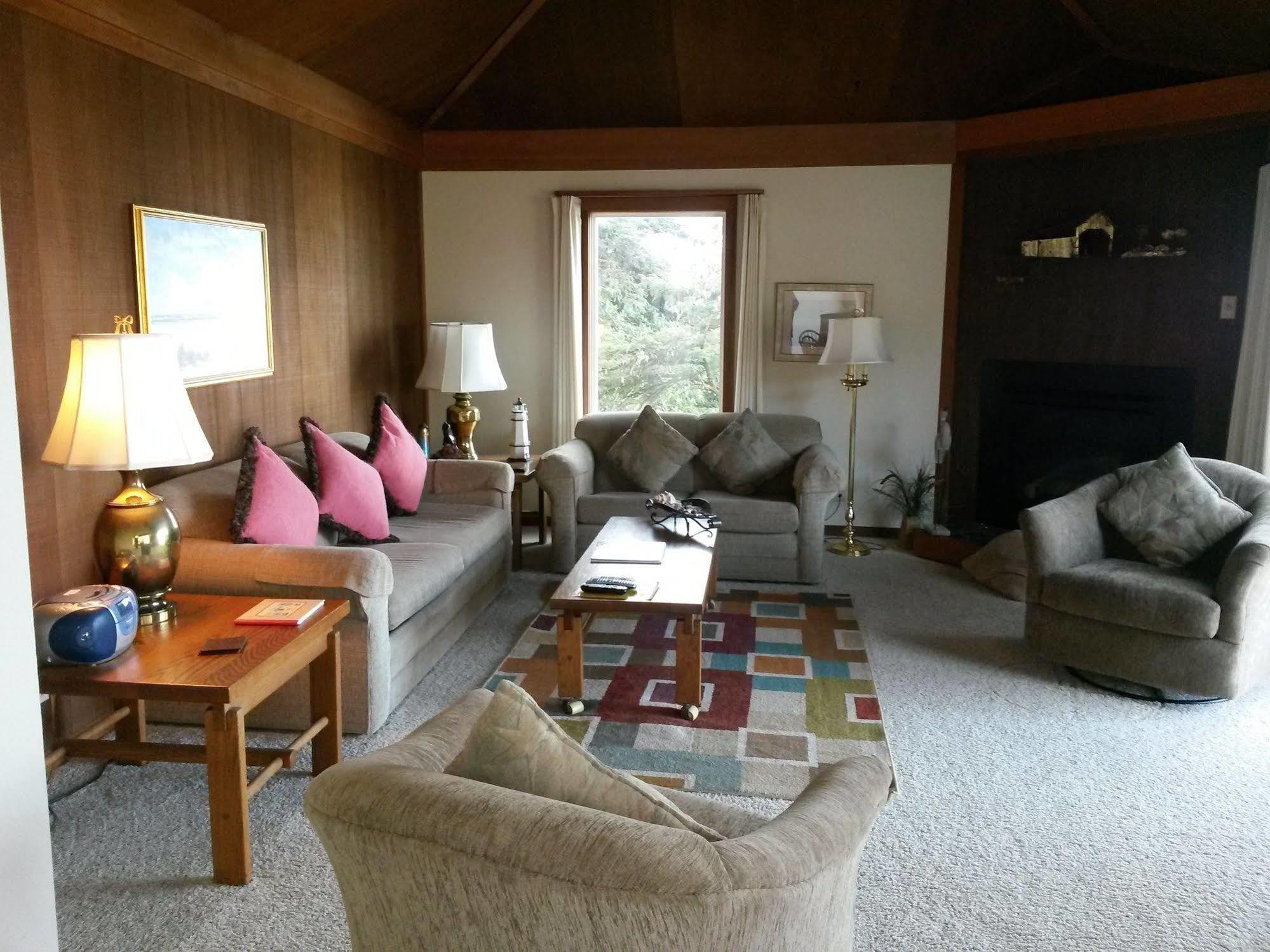 Little Creek Cove Motel
